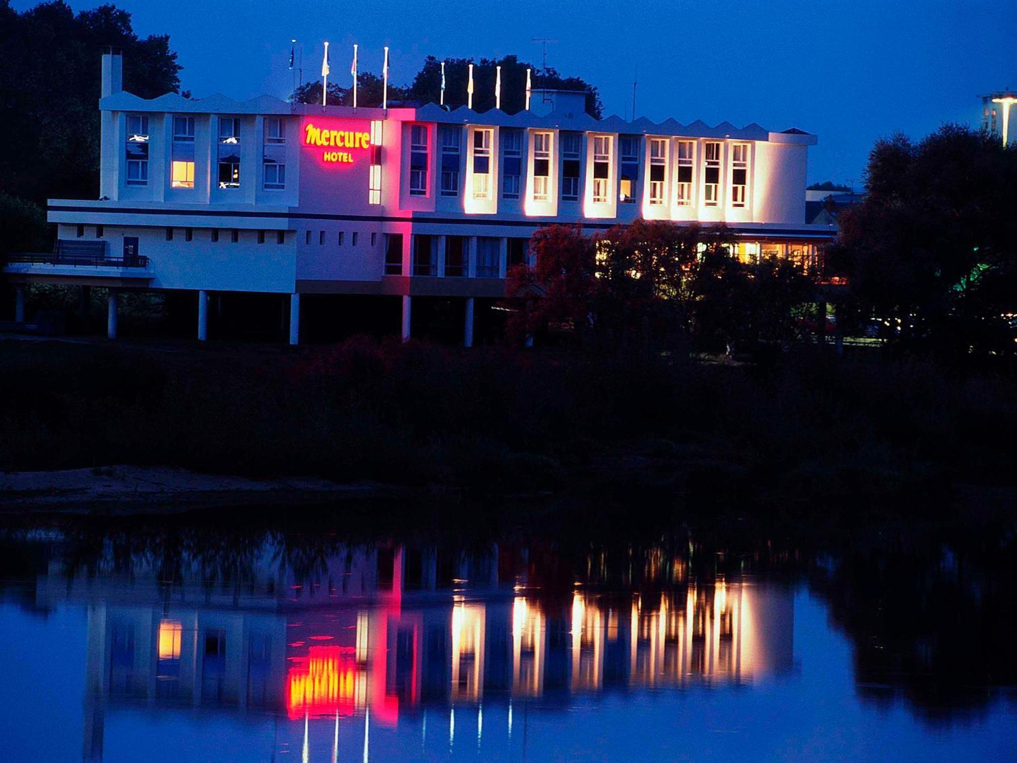 Mercure Nevers Pont De Loire Exterior photo